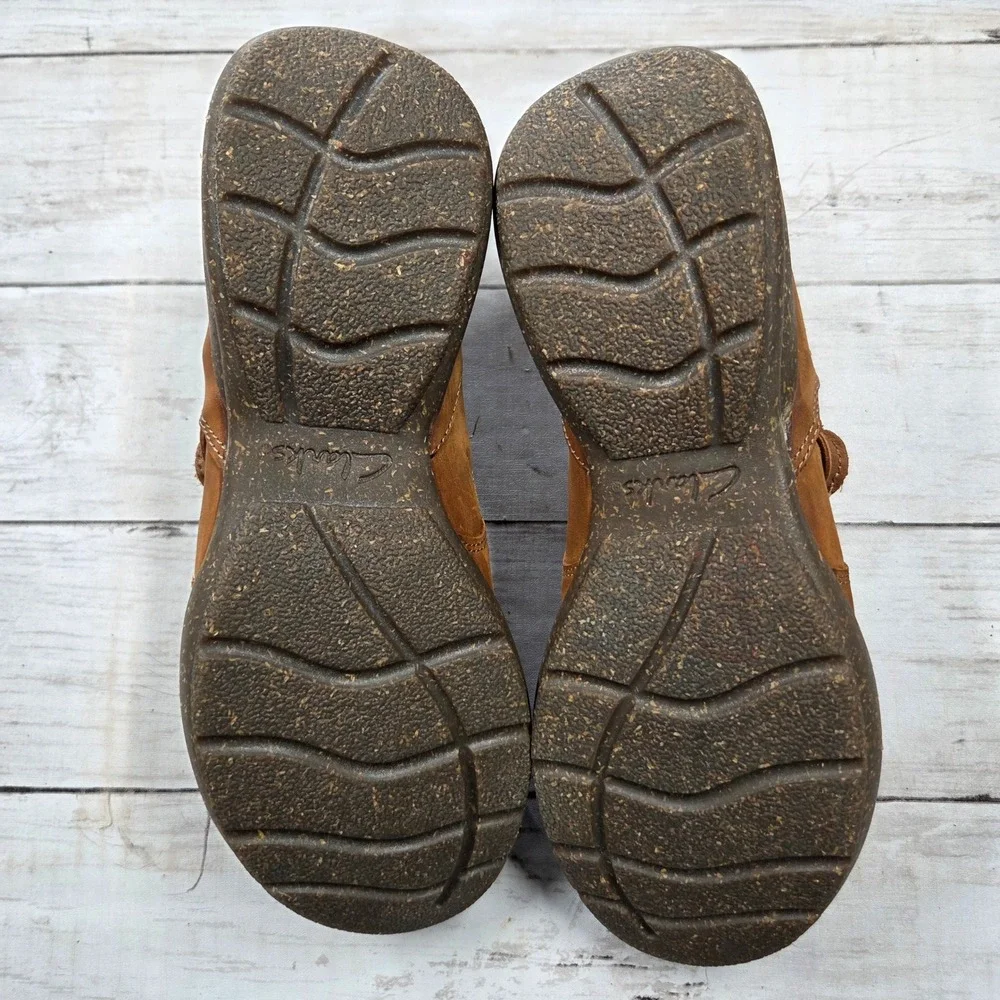 Clarks Slip On Roseville Dot Shoes Women 7 Brown Leather Loafers Hook Loop Strap